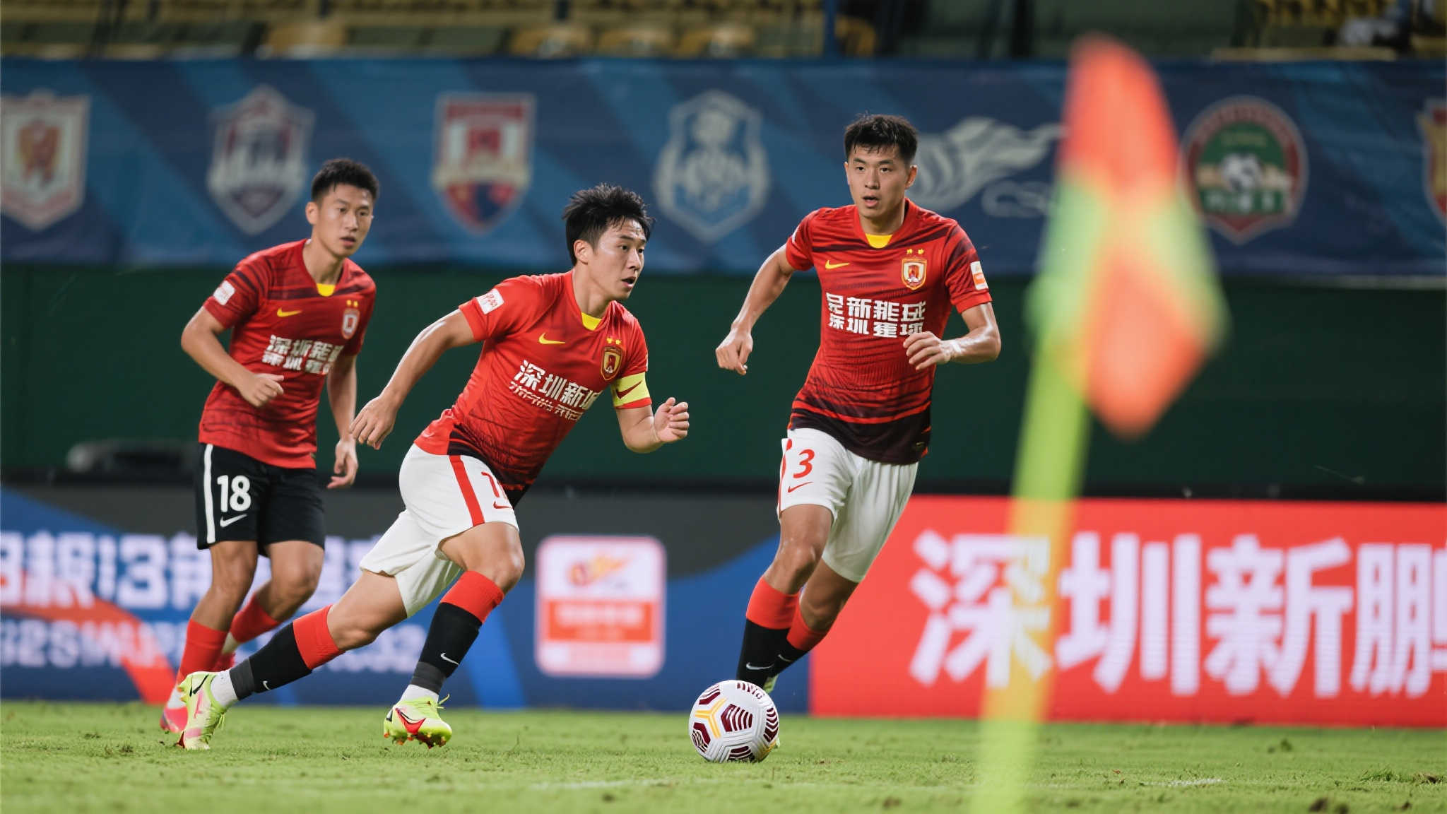 足球报:深圳新鹏城保级压力不减,时刻紧绷保级之弦 引言:深圳新鹏城的保级之战为何如此紧迫
在中超联