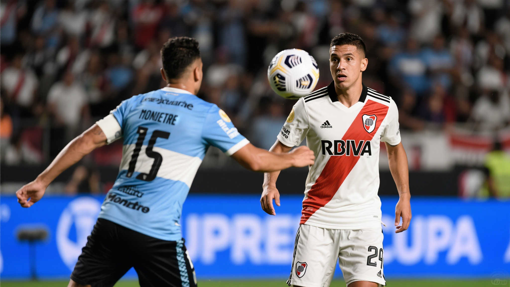 河床十人迎战蒙特雷互交白卷,拉莫斯领衔再抢关键1分保留晋级希望 在全世界球迷的瞩目中,一场激动人心的比赛于世俱杯小